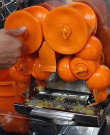 มืออาชีพไฟฟ้าเชิงพาณิชย์เครื่องคั้นน้ำสีส้ม / บีบเย็นเครื่องคั้นน้ำผลไม้ 110V - 220V 370W